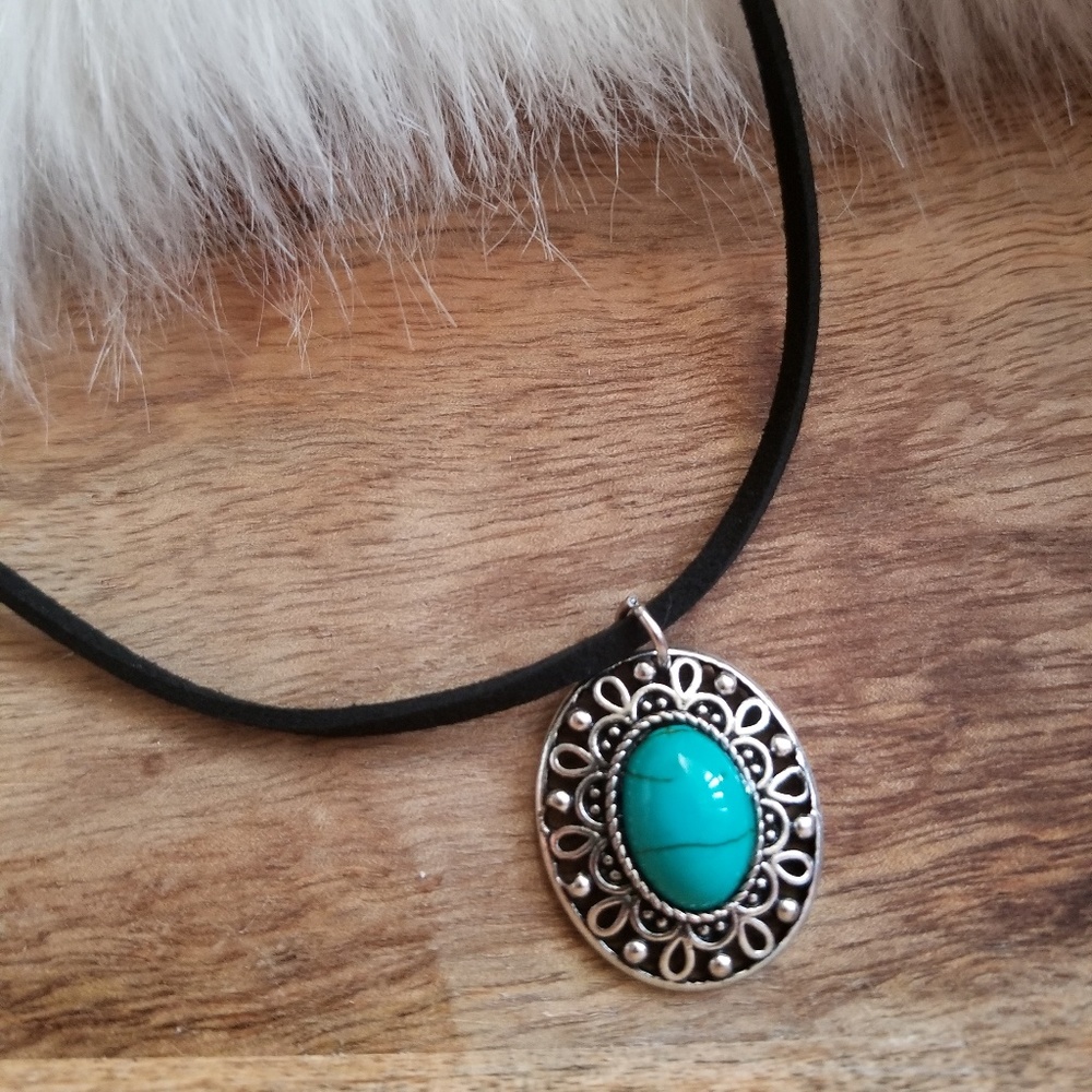 ❤Turquoise suede choker necklace